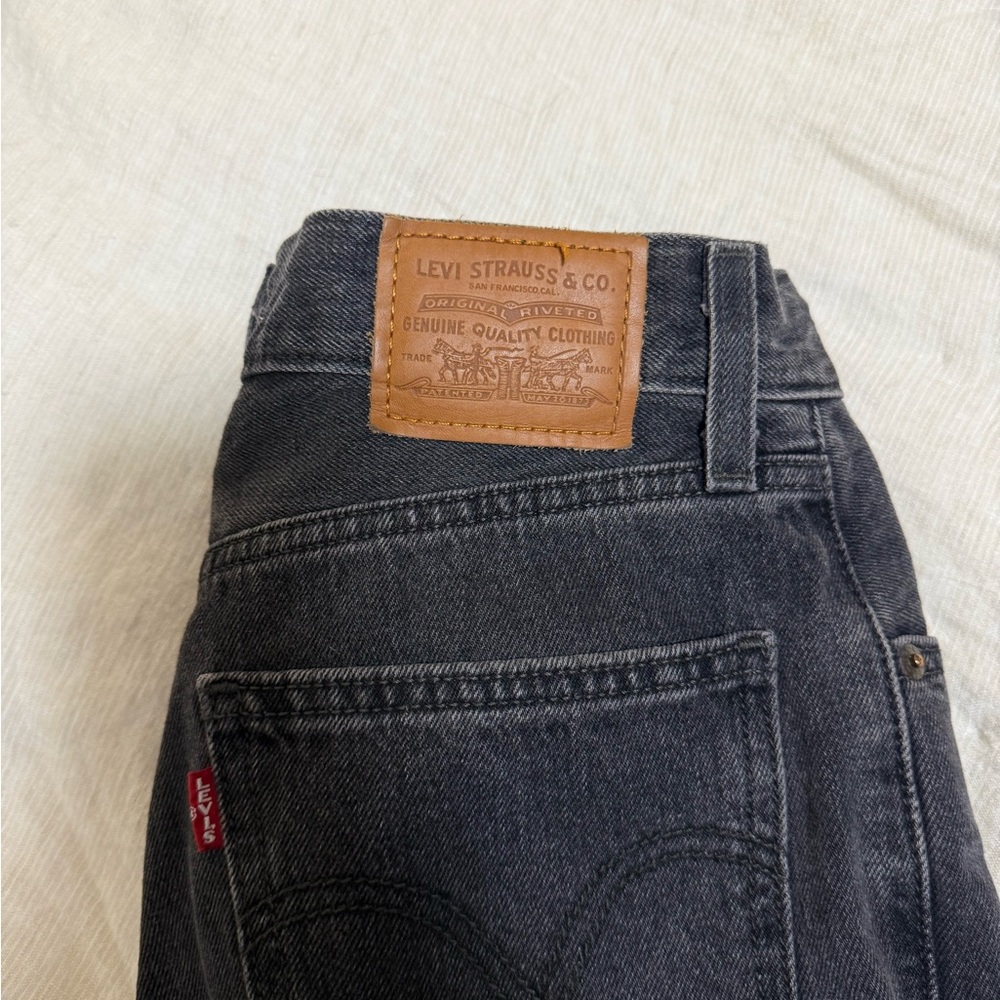 Women’s low rise Levi jeans